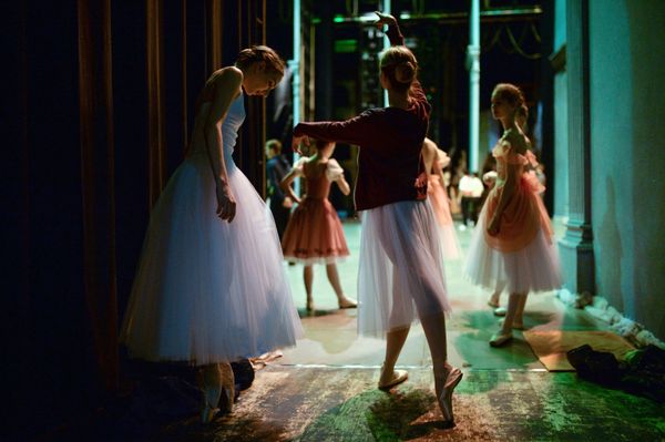 Backstage View: An Insider Look at Young Russian Ballerinas' Performance - Sputnik International