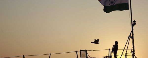 Indian navy person stands guard on board war ship Godavari during its decommissioning at the naval dockyard in Mumbai, India, Wednesday, Dec. 23, 2015 - Sputnik International