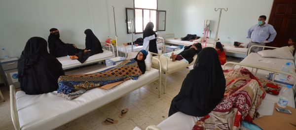 Women sit with relatives infected with cholera at a hospital in the Red Sea port city of Hodeidah, Yemen May 14, 2017 Women sit with relatives infected with cholera at a hospital in the Red Sea port city of Hodeidah, Yemen May 14, 2017 - Sputnik International