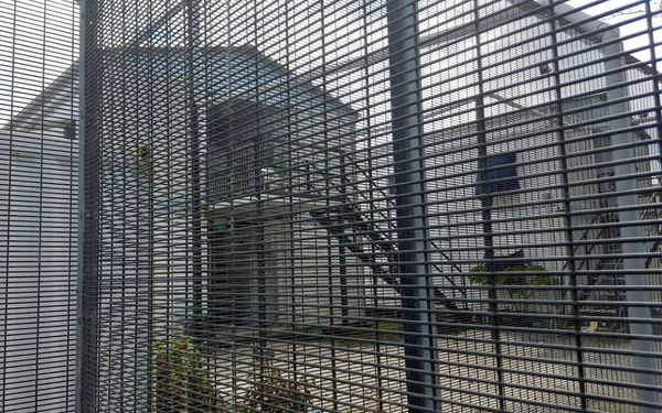 Security fences surround buildings inside the Manus Island detention centre in Papua New Guinea, February 11, 2017 - Sputnik International