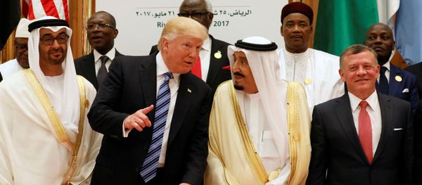 (Front R-L) Jordan's King Abdullah II, Saudi Arabia's King Salman bin Abdulaziz Al Saud, U.S. President Donald Trump, and Abu Dhabi Crown Prince Sheikh Mohammed bin Zayed al-Nahyan pose for a photo during Arab-Islamic-American Summit in Riyadh, Saudi Arabia May 21, 2017 - Sputnik International