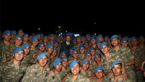Turkish President Tayyip Erdogan poses with commandos following a fast-breaking iftar dinner at the 1. Commando Brigade in Kayseri, Turkey, June 8, 2017 Turkish President Tayyip Erdogan poses with commandos following a fast-breaking iftar dinner at the 1. Commando Brigade in Kayseri, Turkey, June 8, 2017 - Sputnik International