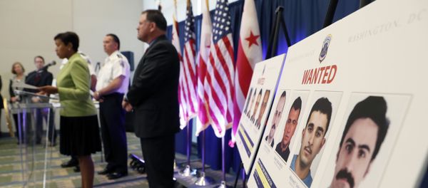 District of Columbia Mayor Muriel Bowser, left, with Metropolitan Police Department Chief Peter Newsham, center, and Brian Ebert, U.S. Secret Service Special Agent in Charge of the Washington Field Office, speaks during a news conference in Washington, Thursday, June 15, 2017, about the May 16, 2017, altercation outside the Turkish Embassy in Washington during the visit of the Turkish president - Sputnik International