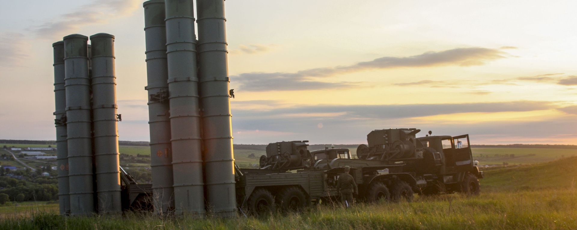 S-300 surface-to-air missile system during a bilateral drill of air defense and aviation forces of the Western Military District - Sputnik International, 1920, 29.08.2023