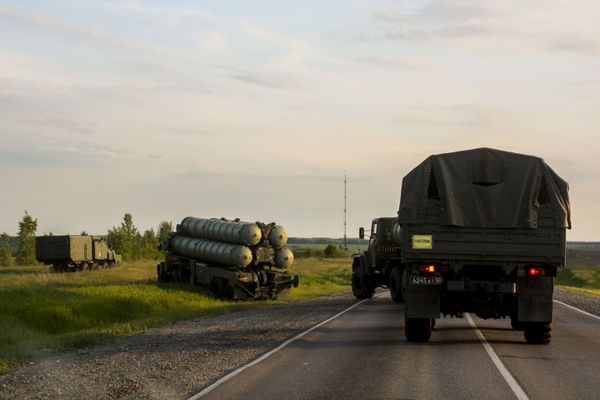 Sneak Peek at Russia's S-300 Missile Systems, Aviation War Games - Sputnik International