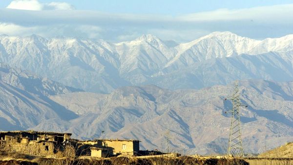 Tora Bora mountains in Afghanistan are seen from the Pakistani village of Arawali. (File) - Sputnik International