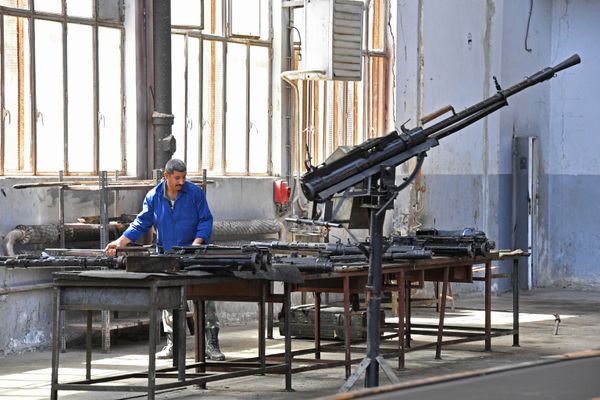 Respite Between Battles: Syrian Army's Artillery and Mortars Gain New Life at Hama Plant Respite Between Battles: Syrian Army's Artillery and Mortars Gain New Life at Hama Plant - Sputnik International