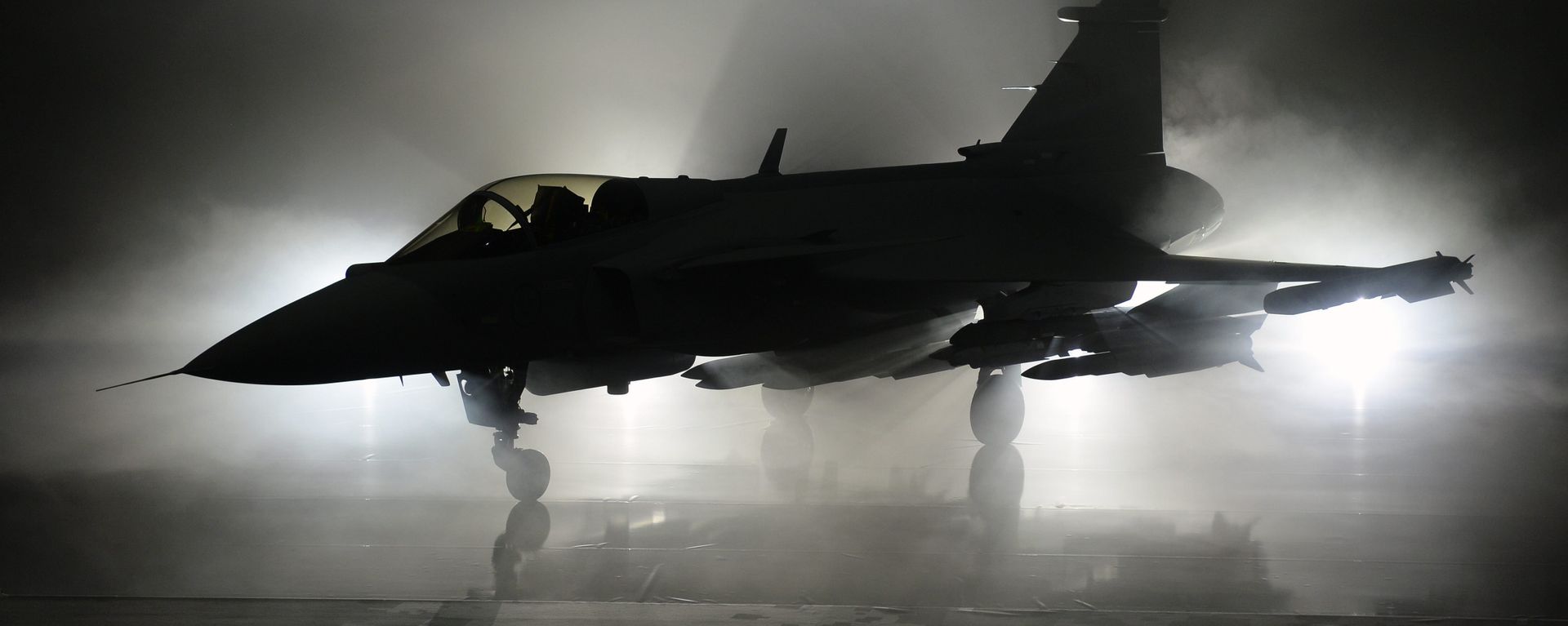 The new E version of the Swedish JAS 39 Gripen multi role fighter being rolled out at SAAB in Linkoping, Sweden - Sputnik International, 1920, 27.06.2023