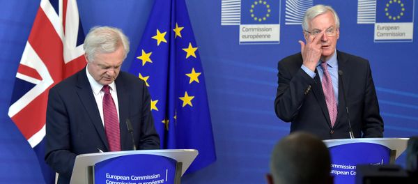 The European Union's chief Brexit negotiator Michael Barnier (R) welcomes Britain's Secretary of State for Exiting the European Union David Davis at the European Commission ahead of their first day of talks in Brussels, Belgium, June 19, 2017. The European Union's chief Brexit negotiator Michael Barnier (R) welcomes Britain's Secretary of State for Exiting the European Union David Davis at the European Commission ahead of their first day of talks in Brussels, Belgium, June 19, 2017. - Sputnik International