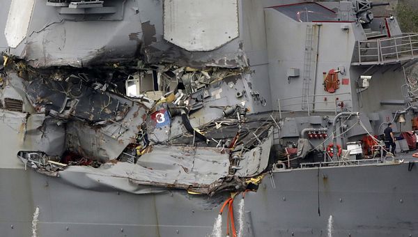 USS Fitzgerald after collision - Sputnik International