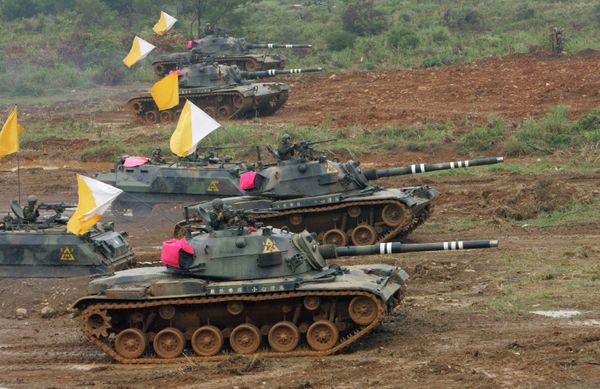 Taiwanese military maneuver U.S.-made M60 battle tanks during the annual Han Kuang military exercises in Hsinchu, northwestern Taiwan (File) Taiwanese military maneuver U.S.-made M60 battle tanks during the annual Han Kuang military exercises in Hsinchu, northwestern Taiwan (File) - Sputnik International
