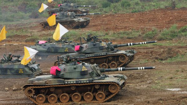 Taiwanese military maneuver U.S.-made M60 battle tanks during the annual Han Kuang military exercises in Hsinchu, northwestern Taiwan (File) Taiwanese military maneuver U.S.-made M60 battle tanks during the annual Han Kuang military exercises in Hsinchu, northwestern Taiwan (File) - Sputnik International