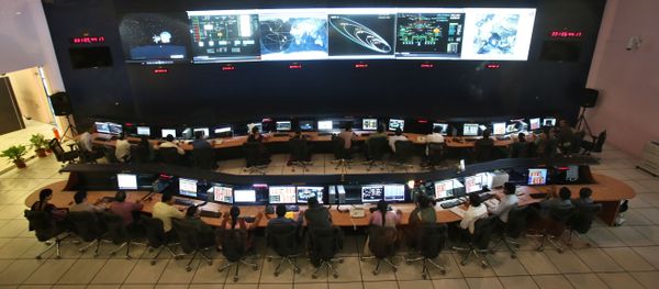 Indian Space Research Organization (ISRO) scientists and engineers monitor the movements of India's Mars orbiter at their Spacecraft Control Centre in Bangalore, India (File) - Sputnik International