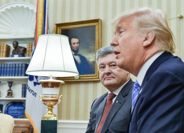 Ukrainian President Petro Poroshenko, left, and US President Donald Trump during their meeting Ukrainian President Petro Poroshenko, left, and US President Donald Trump during their meeting - Sputnik International