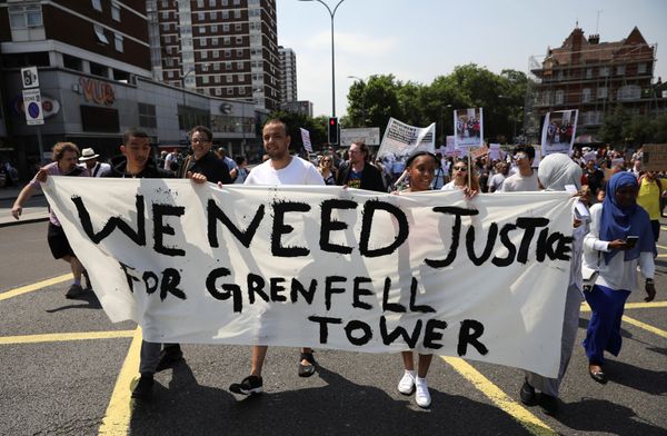 Demonstrators march during a protest about the Grenfell Tower fire, in London, Britain, June 21, 2017 - Sputnik International