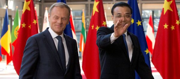 European Council President Donald Tusk and Chinese Premier Li Keqiang (R) arrive to attend a EU-China Summit in Brussels, Belgium June 2, 2017 European Council President Donald Tusk and Chinese Premier Li Keqiang (R) arrive to attend a EU-China Summit in Brussels, Belgium June 2, 2017 - Sputnik International
