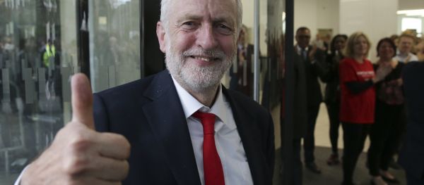 Britain's opposition Labour party Leader Jeremy Corbyn gives a thumbs up as he arrives at Labour Party headquarters in central London on June 9, 2017. Britain's opposition Labour party Leader Jeremy Corbyn gives a thumbs up as he arrives at Labour Party headquarters in central London on June 9, 2017. - Sputnik International