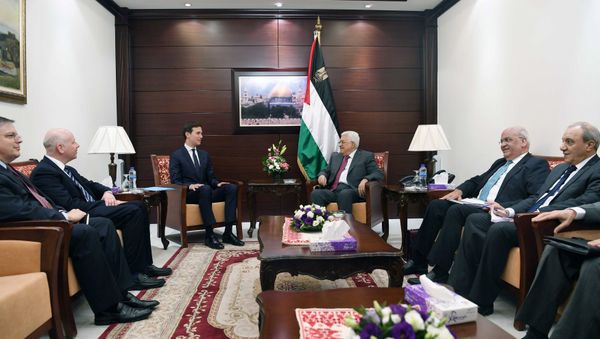 Palestinian President Mahmoud Abbas meets with White House senior advisor Jared Kushner in the West Bank City of Ramallah June 21, 2017 Palestinian President Mahmoud Abbas meets with White House senior advisor Jared Kushner in the West Bank City of Ramallah June 21, 2017 - Sputnik International