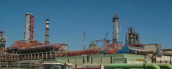 Essar Oil company's Vadinar oil terminal, part of the sprawling oil refinery complex is seen in Gujarat state's Jamnagar district, India (File) - Sputnik International