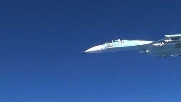 A U.S. RC-135U flying in international airspace over the Baltic Sea was intercepted by a Russian SU-27 Flanker June 19, 2017 - Sputnik International