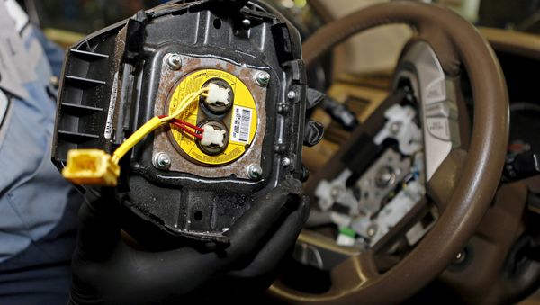 A recalled Takata airbag inflator is shown in Miami, Florida, US on June 25, 2015. - Sputnik International