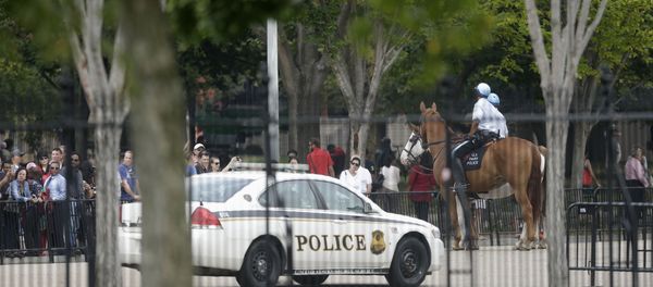 US Secret Service Car Parked Outside the White House US Secret Service Car Parked Outside the White House - Sputnik International