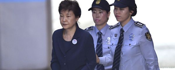 South Korean ousted leader Park Geun-hye, left, arrives for her trial at the Seoul Central District Court in Seoul Thursday, May 25, 2017 South Korean ousted leader Park Geun-hye, left, arrives for her trial at the Seoul Central District Court in Seoul Thursday, May 25, 2017 - Sputnik International