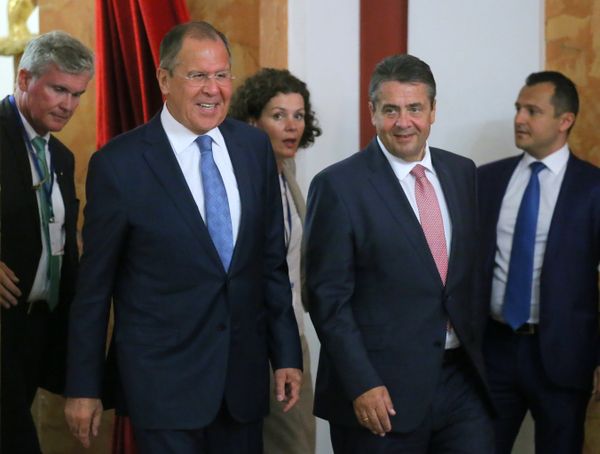 Foreground, from left: Russian Foreign Minister Sergei Lavrov and German Foreign Minister Sigmar Gabriel at the news conference in Krasnodar - Sputnik International