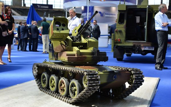 The Serbian full-track robotic platform Milosh - Sputnik International