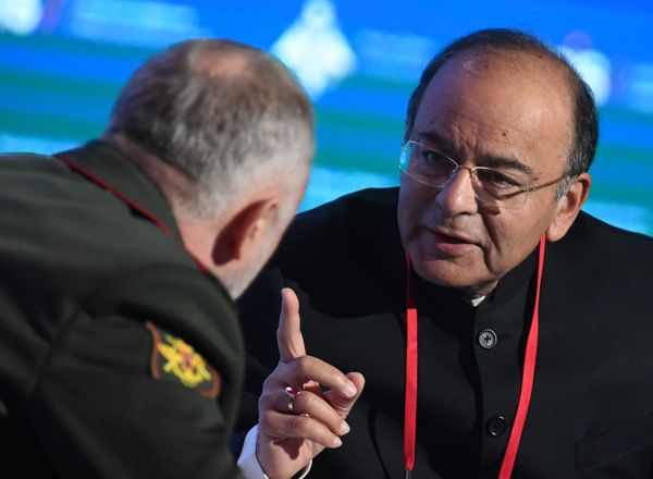 Indian Defense Minister Arun Jaitley speaking to Russian official at the VI Military Conference on International Security. Indian Defense Minister Arun Jaitley speaking to Russian official at the VI Military Conference on International Security. - Sputnik International