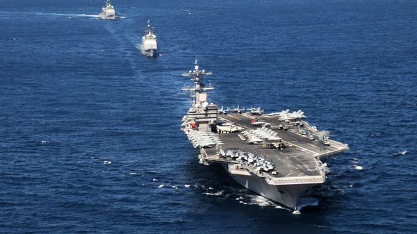 USS George H.W. Bush action - Sputnik International