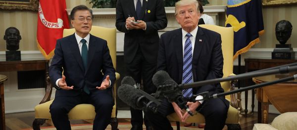 U.S. President Donald Trump (R) meets with South Korean President Moon Jae-in in the White House Oval Office in Washington, U.S., June 30, 2017 U.S. President Donald Trump (R) meets with South Korean President Moon Jae-in in the White House Oval Office in Washington, U.S., June 30, 2017 - Sputnik International