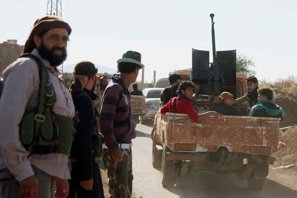Rebel fighters head towards their positions in Quneitra province, bordering the Israeli-occupied Golan Heights, Syria June 24, 2017 Rebel fighters head towards their positions in Quneitra province, bordering the Israeli-occupied Golan Heights, Syria June 24, 2017 - Sputnik International