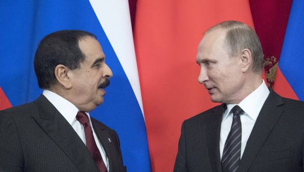 Vladimir Putin meets with King Hamad bin Isa Al Khalifa of Bahrain. File photo Vladimir Putin meets with King Hamad bin Isa Al Khalifa of Bahrain. File photo - Sputnik International
