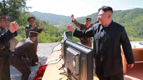 North Korean Leader Kim Jong Un reacts during the test-fire of intercontinental ballistic missile Hwasong-14 in this undated photo released by North Korea's Korean Central News Agency (KCNA) in Pyongyang, July, 4 2017. North Korean Leader Kim Jong Un reacts during the test-fire of intercontinental ballistic missile Hwasong-14 in this undated photo released by North Korea's Korean Central News Agency (KCNA) in Pyongyang, July, 4 2017. - Sputnik International