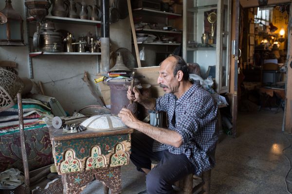 An engraver in a workshop in the suburbs Damascus - Sputnik International