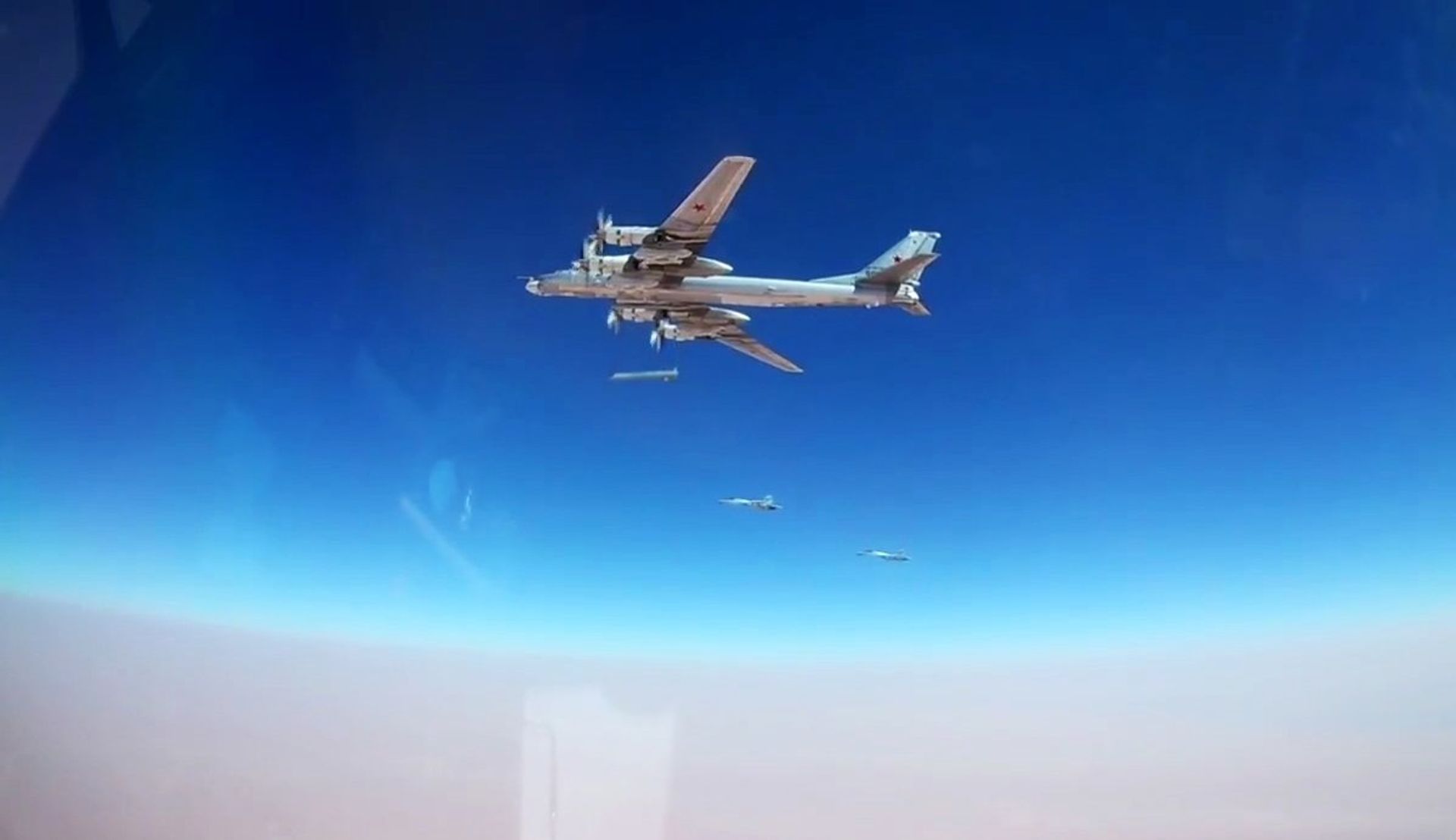 A Tu-95MS bomber launches a Kh-101 cruise missile at the ISIS facilities (Islamic State, an international terrorist organization banned in the Russian Federation) in Syria - Sputnik International, 1920, 27.09.2023