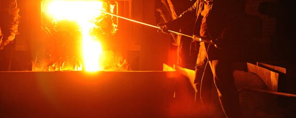 A worker during steel-smelting at a Russian steelmaking plant (File) A worker during steel-smelting at a Russian steelmaking plant (File) - Sputnik International