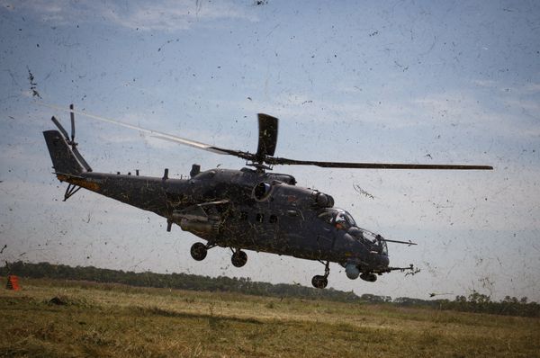 Russian Special Forces Mi-35M Helicopters Take Part in Drill Russian Special Forces Mi-35M Helicopters Take Part in Drill - Sputnik International