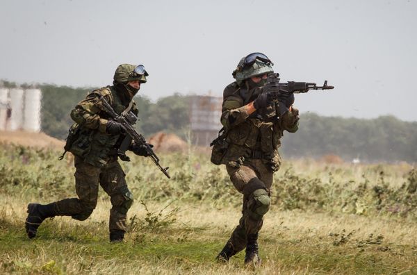 Russian Special Forces Mi-35M Helicopters Take Part in Drill Russian Special Forces Mi-35M Helicopters Take Part in Drill - Sputnik International