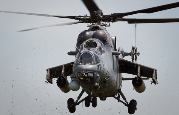 Russian Special Forces Mi-35M Helicopters Take Part in Drill Russian Special Forces Mi-35M Helicopters Take Part in Drill - Sputnik International