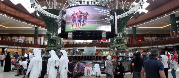 People walk in Mall of Qatar in Doha, Qatar July 5, 2017. Picture taken July 5, 2017. - Sputnik International
