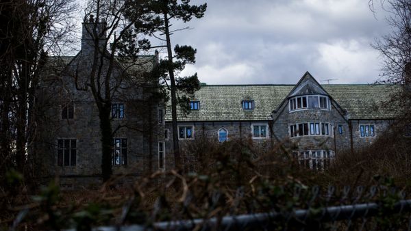 Killenworth, an estate built in 1913 for George du Pont Pratt and purchased by the former Soviet Union in 1951, is seen in Glen Cove, New York, on December 30, 2016. Killenworth is one of two Russian compounds on the North Shore of Long Island with Norwich House, in Upper Brookville, being closed to Russian officials as part of the sanctions ordered by US President Barack Obama in retaliation for suspected Russian hacking during the US elections - Sputnik International