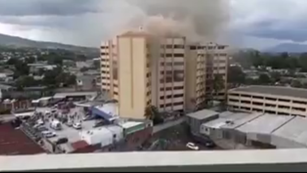Fire erupts from third tower of El Salvador's finance ministry - Sputnik International