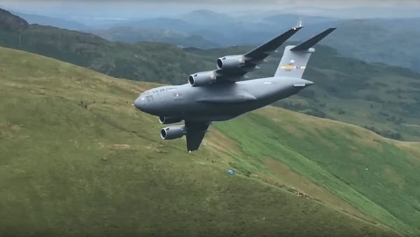 C17 in the Mach Loop 7th July 2017 - Sputnik International