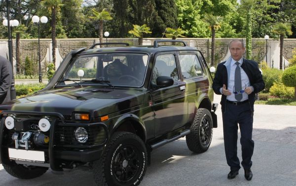 President Putin showing off his Lada Niva in Sochi. President Putin showing off his Lada Niva in Sochi. - Sputnik International