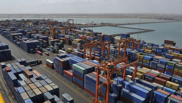 A picture shows containers and a general view of the port of Djibouti, on March 27, 2016. - Sputnik International
