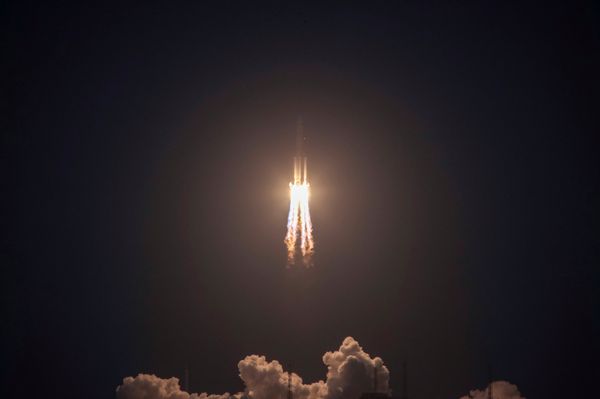 The Long March-5 Y2 rocket takes off from Wenchang Satellite Launch Center in Wenchang, Hainan Province, China July 2, 2017. The Long March-5 Y2 rocket takes off from Wenchang Satellite Launch Center in Wenchang, Hainan Province, China July 2, 2017. - Sputnik International