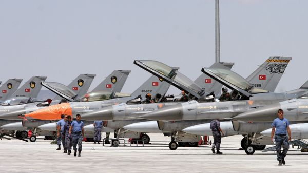 Dozens of Turkish F-16 jets prepare to take off during Anatolian Eagle exercise at 3rd Main Jet Air Base near the central Anatolian city of Konya (File) - Sputnik International