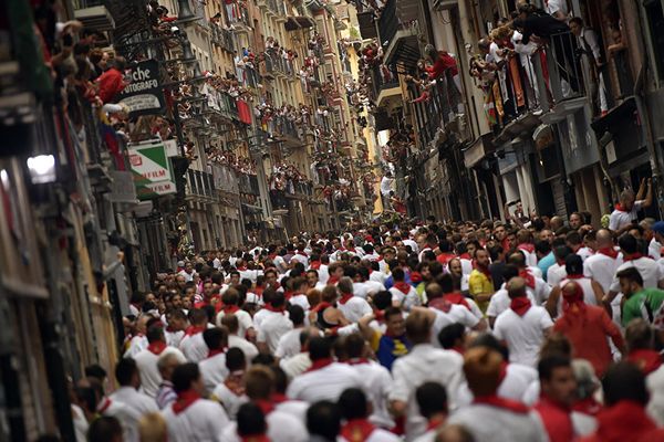 Running With the Bulls in Pamplona: The Festival of San Fermin - Sputnik International